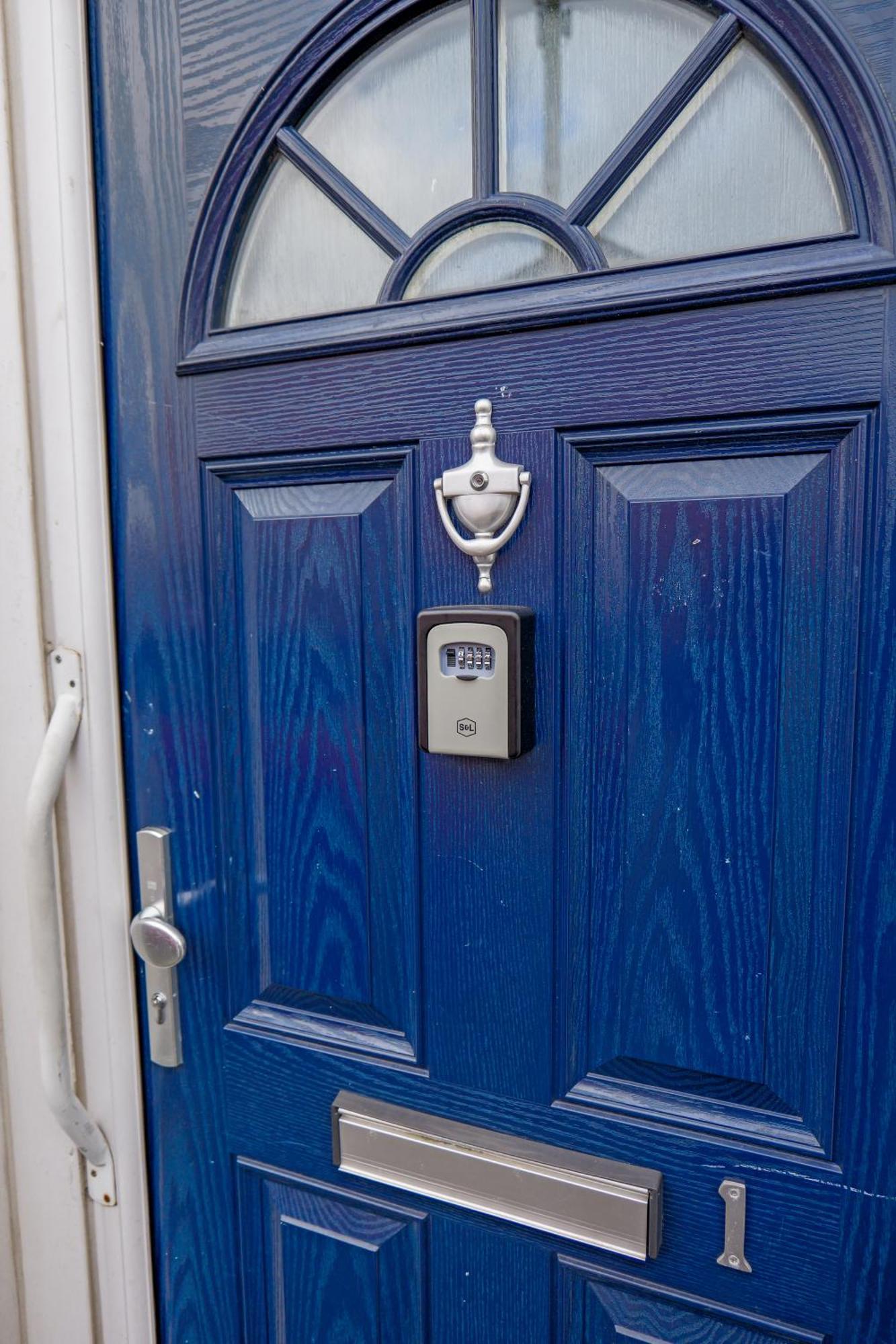 Rochdale 3 Bedroom House 2 Bath With Free Parking Sleeps 7 外观 照片