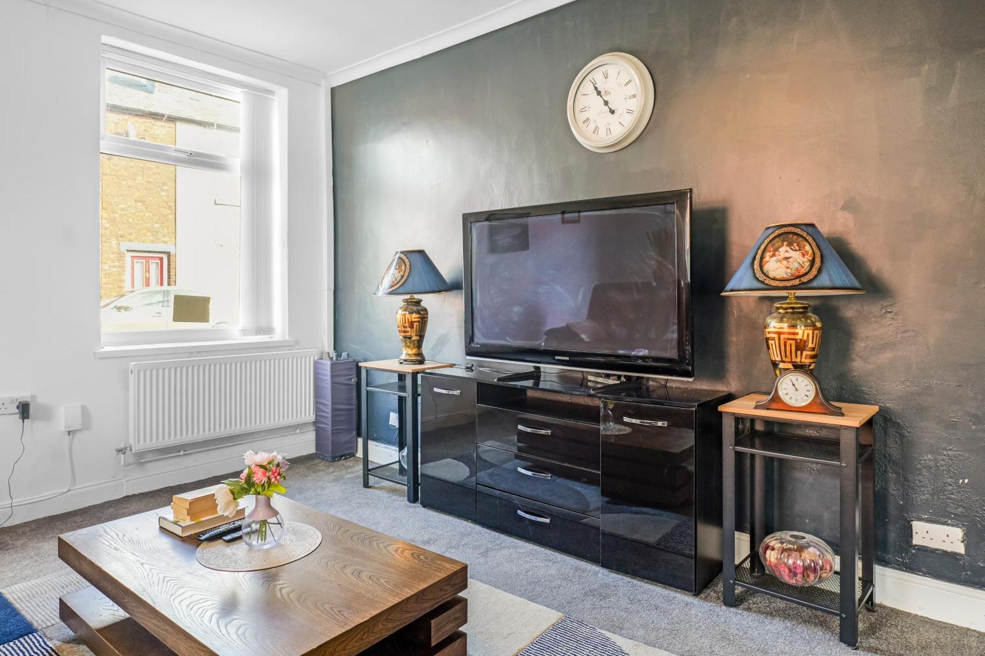 Rochdale 3 Bedroom House 2 Bath With Free Parking Sleeps 7 外观 照片