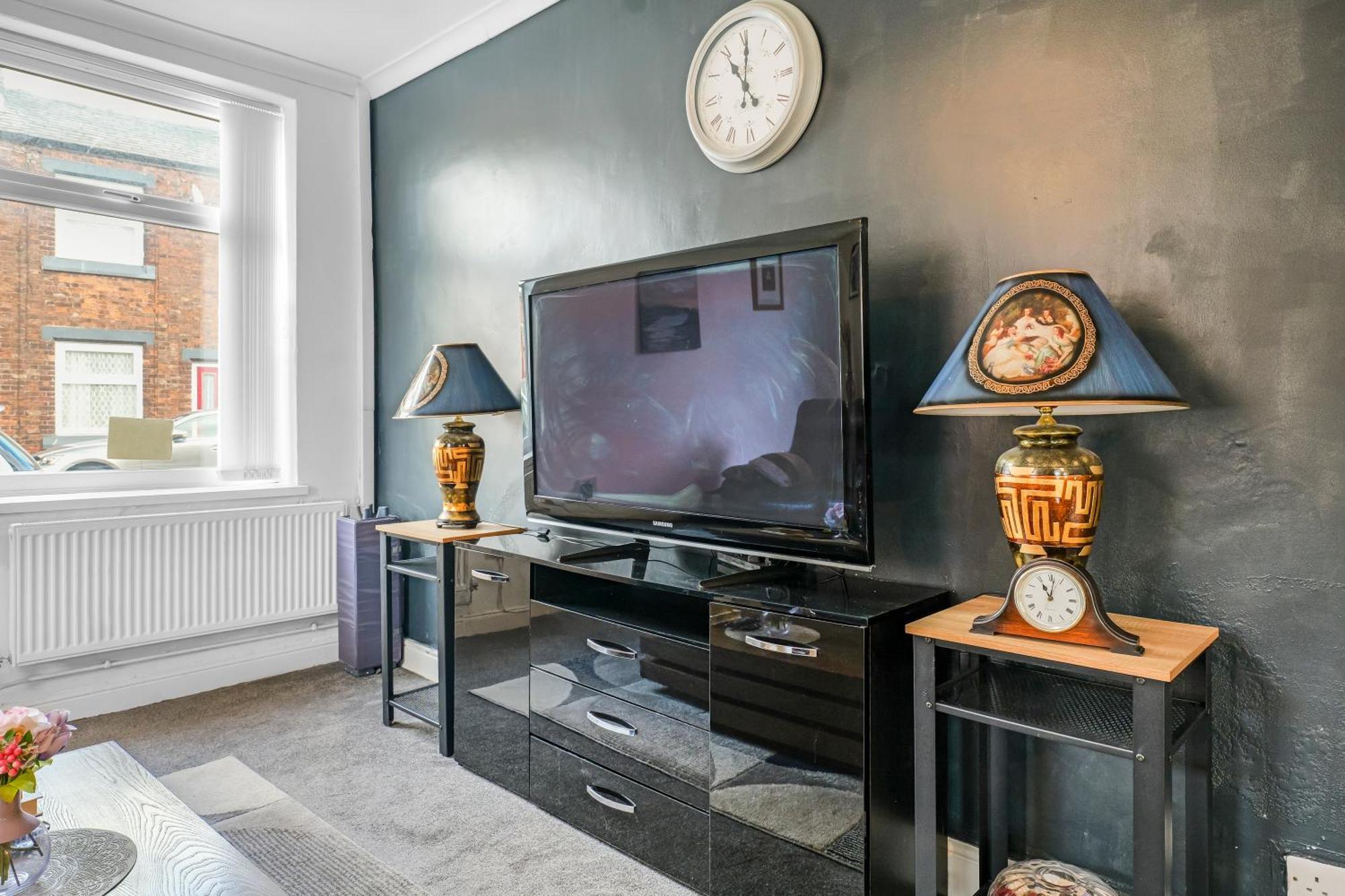 Rochdale 3 Bedroom House 2 Bath With Free Parking Sleeps 7 外观 照片