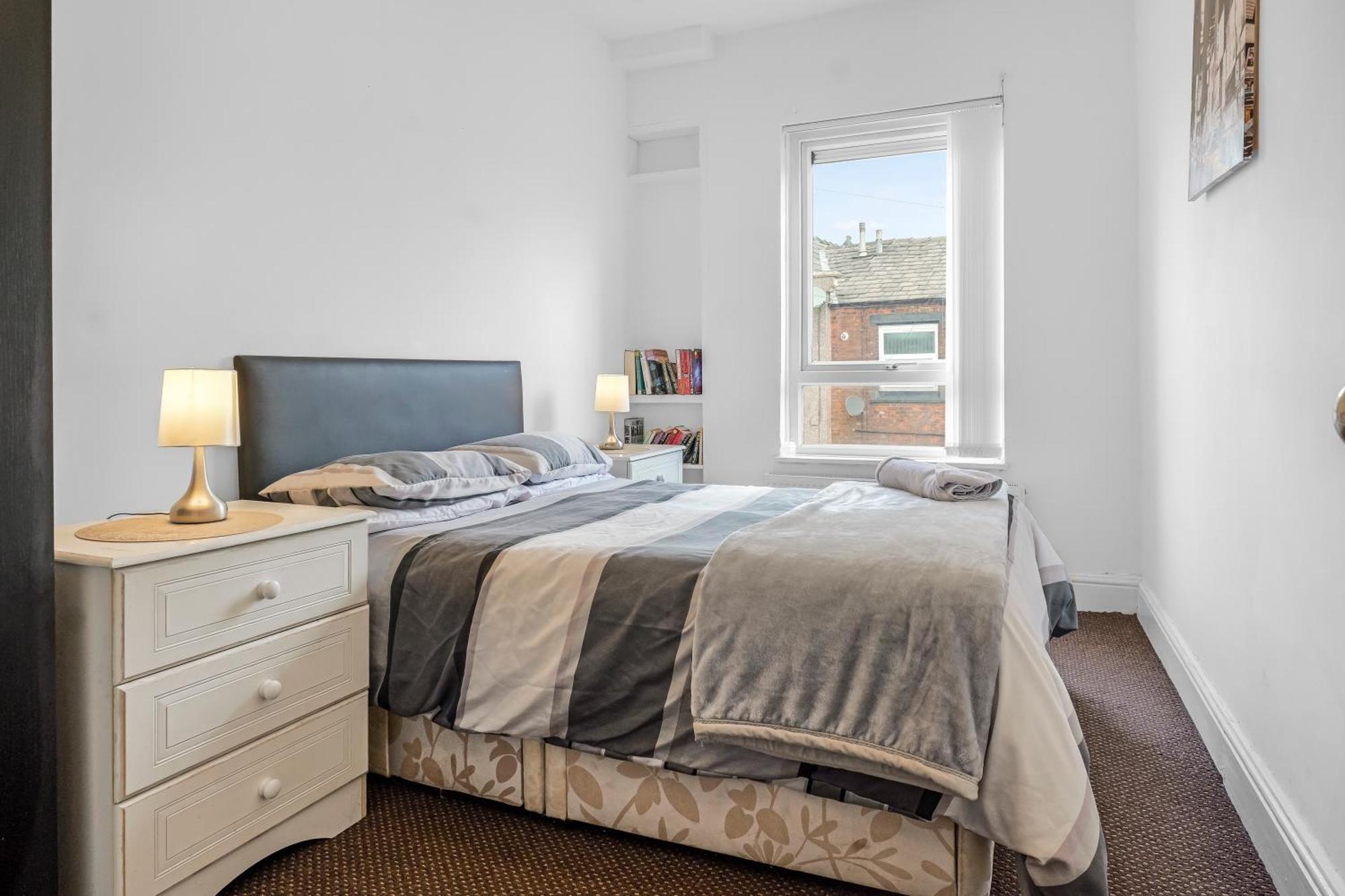 Rochdale 3 Bedroom House 2 Bath With Free Parking Sleeps 7 外观 照片