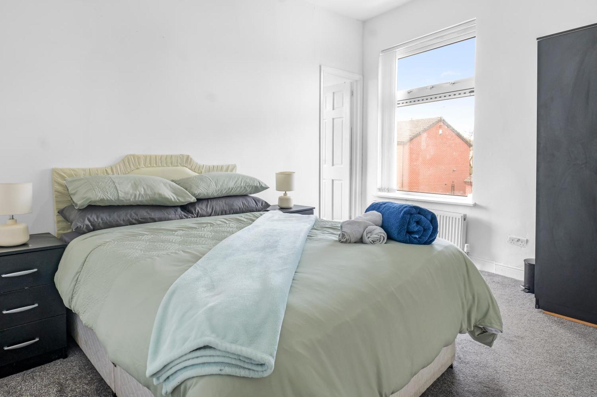 Rochdale 3 Bedroom House 2 Bath With Free Parking Sleeps 7 外观 照片
