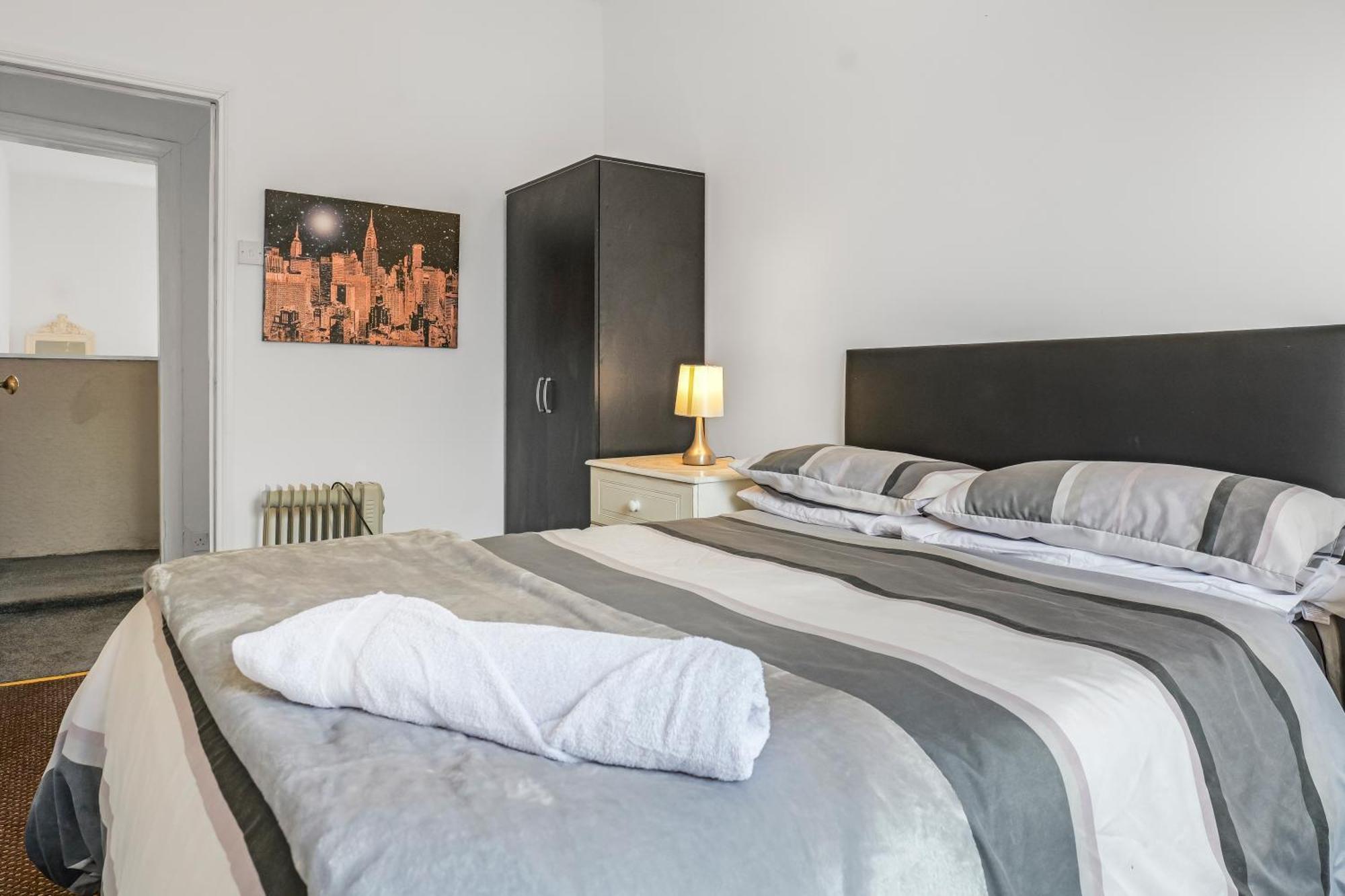 Rochdale 3 Bedroom House 2 Bath With Free Parking Sleeps 7 外观 照片