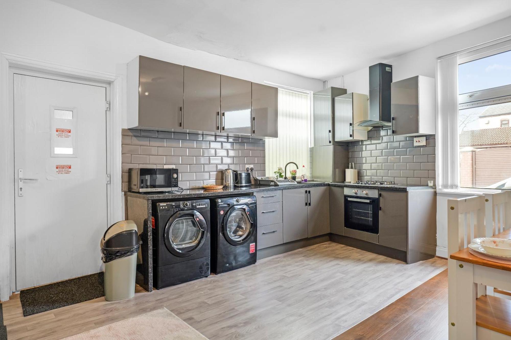 Rochdale 3 Bedroom House 2 Bath With Free Parking Sleeps 7 外观 照片