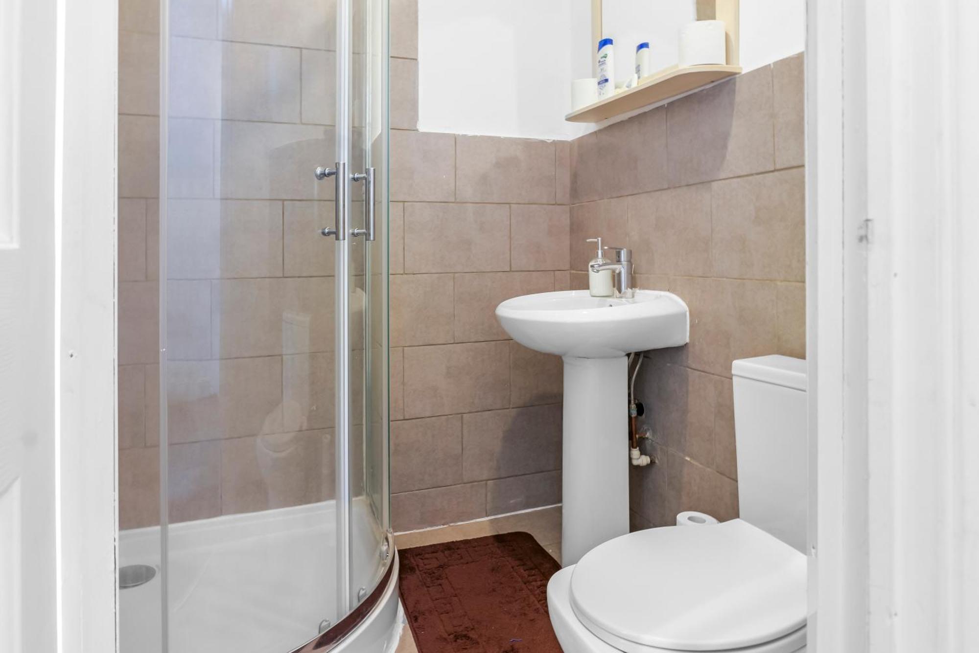 Rochdale 3 Bedroom House 2 Bath With Free Parking Sleeps 7 外观 照片