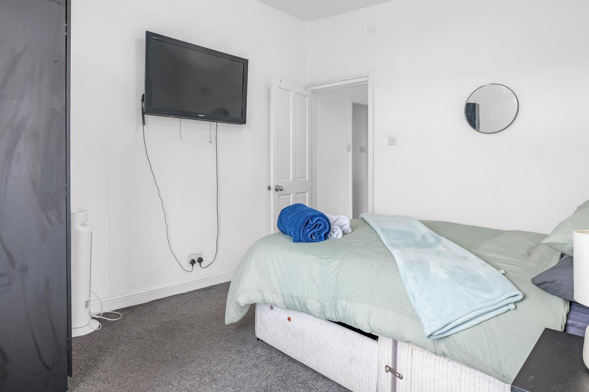 Rochdale 3 Bedroom House 2 Bath With Free Parking Sleeps 7 外观 照片